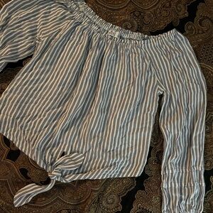 Hollister top size large.